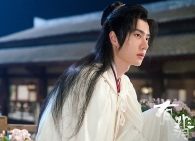 《有翡》更新最新剧照，男主造型惊艳引期待，赵丽颖演绎让人熬夜必追